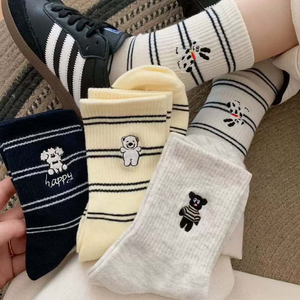 诸暨袜子女中筒袜春秋冬季ins潮小熊狗条纹女袜黑白色百搭休闲潮