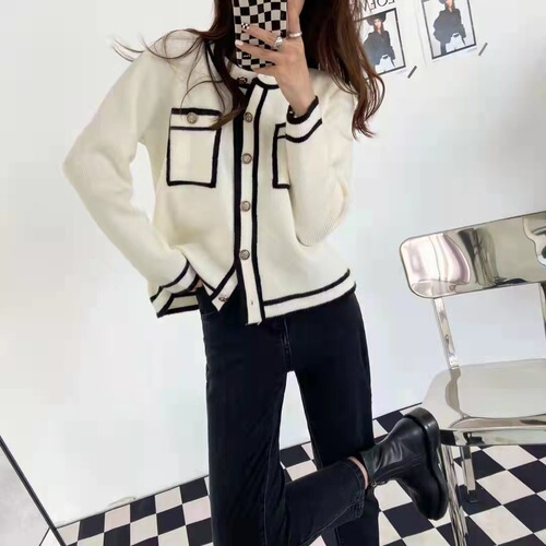 A new Japanese school-style, stylish and youthful knitted cardigan with a three-dimensional beaded floral sweater coat for women in the autumn of 2022 pic 7