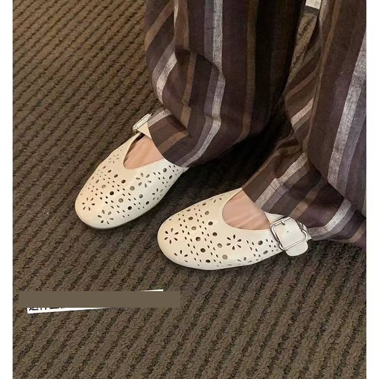 2026 nuevos zapatos casuales huecos transpirables zapatos de cabeza redonda de mujer temperamento poco profundo confortable sandalias de vacaciones