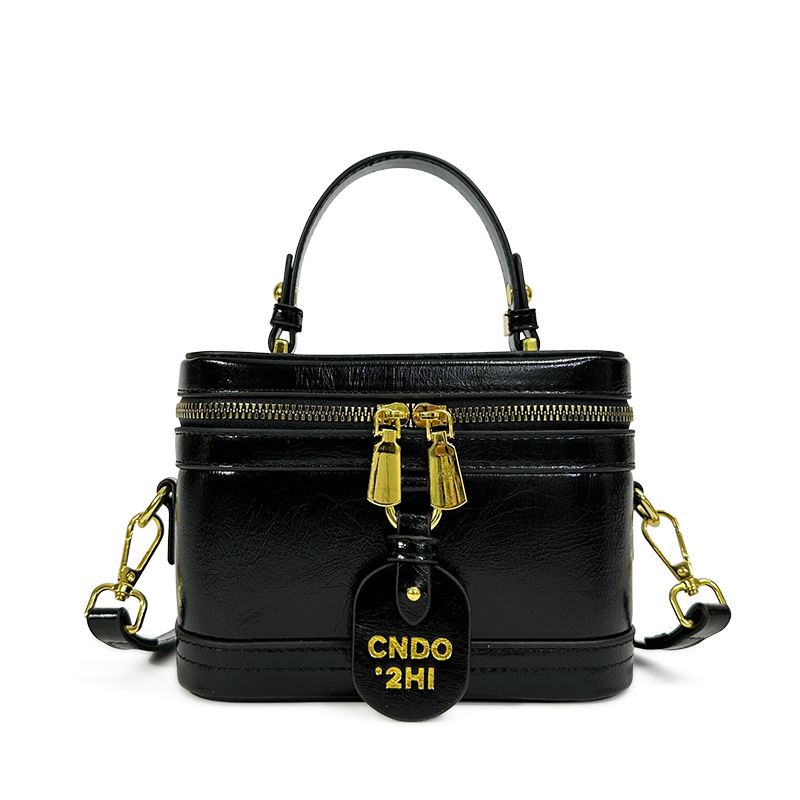 Caja de mano de alta sensación, bolso pequeño cuadrado para mujeres 2025, nueva moda coreana, moda popular, bolso de hombro de viaje