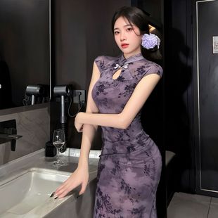 �W���|�ρ��羳���QŮ�b�Ը��L��W��ƴ�Ӹ��������B��ȹ��ɫ����