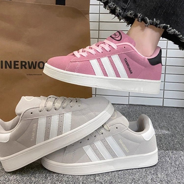 Zapatos blancos pequeños de nicho originales para mujer 2024 primavera y otoño estilo caliente plataforma ligera zapatos deportivos casuales zapatos de pan planos