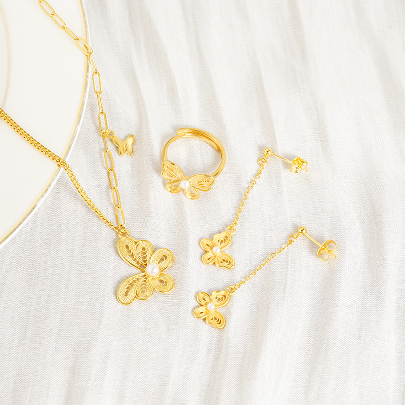 Collar de perlas de amor de flores de mariposa de oro de arena vietnamita durante mucho tiempo