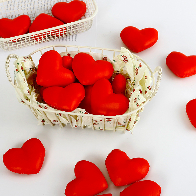 En línea romántico amor amor florista atmósfera ramo de flores hecha a mano DIY en forma de corazón con materiales de embalaje al por mayor