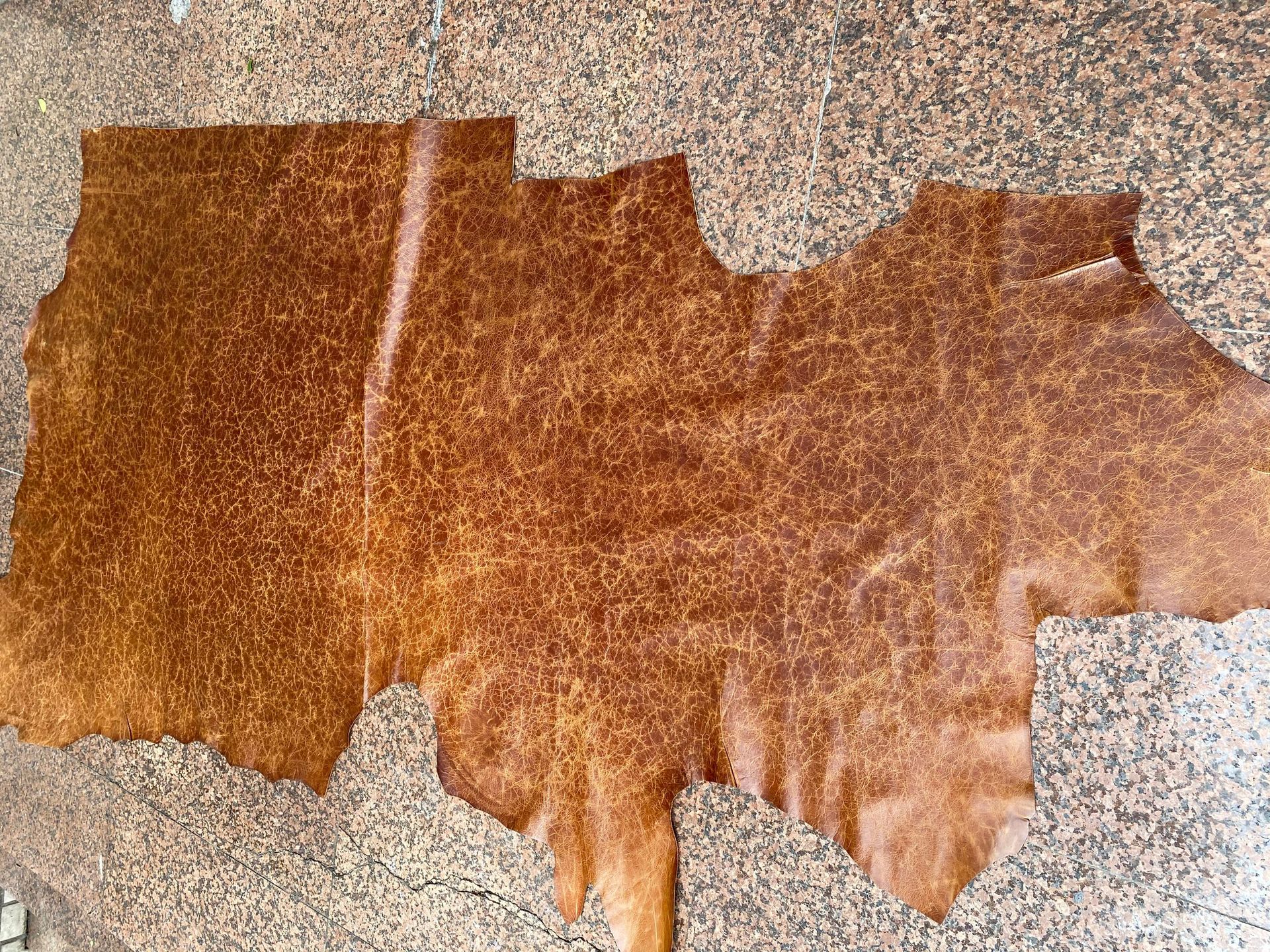 头层牛皮 服装牛皮 皮革皮料 整张牛皮 黄牛皮 棕花色