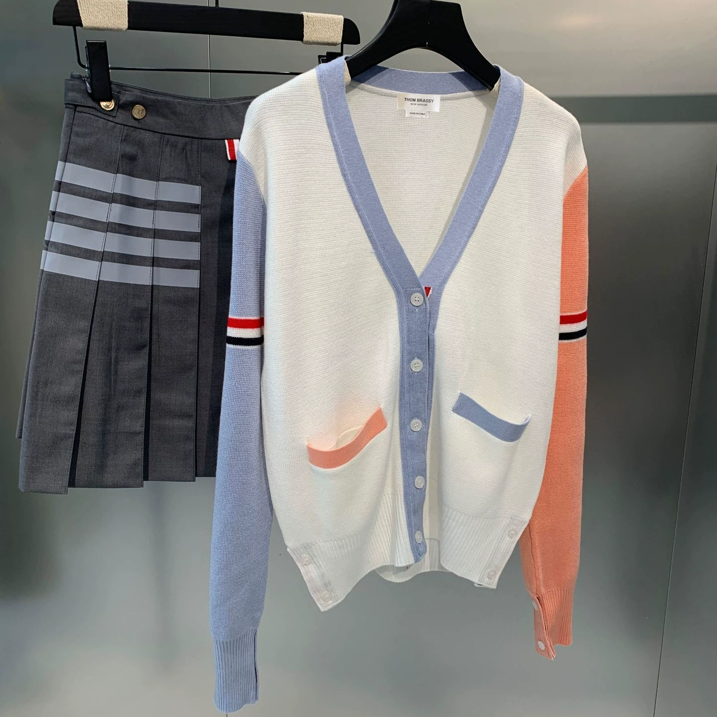 THOM BRASSY 1800 Ремни Цветной кардиган Новый Сладкий Цвет Сладкий Вязаный кардиган