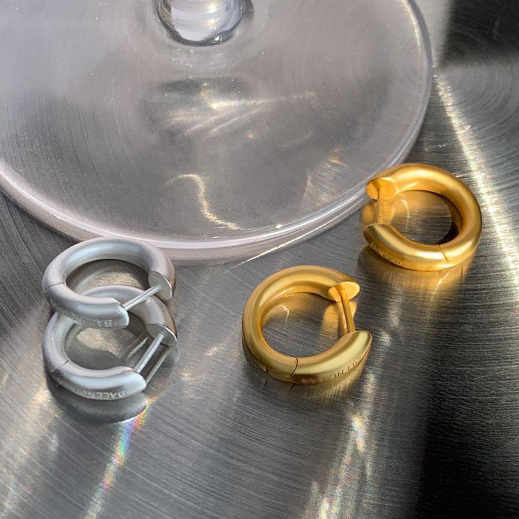 Retro matte golden small design hoop earrings
