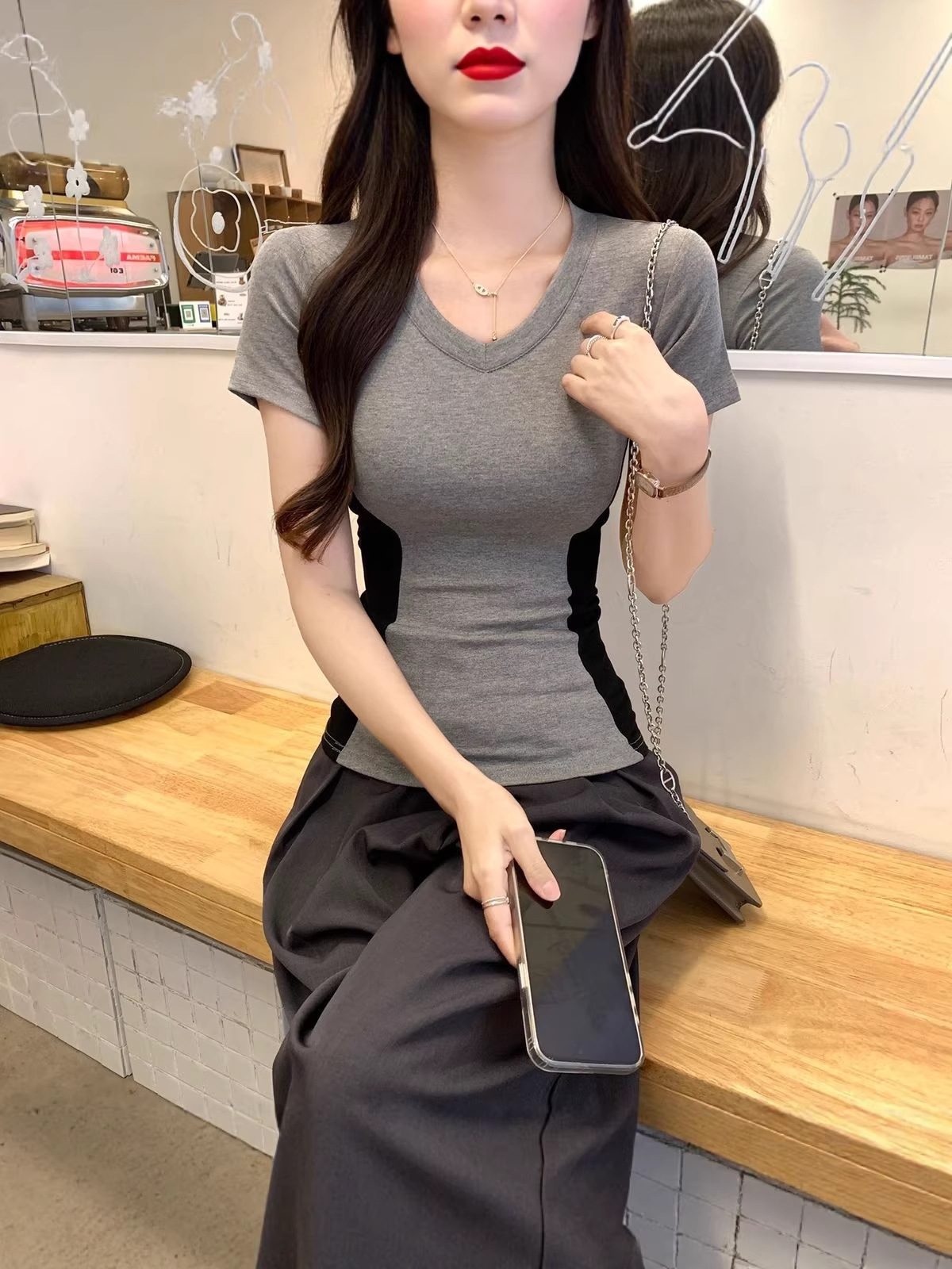 Pure Desire Style V-Neck Regular Shoulder Versatile Short-Sleeve Women's Summer Outfit American Hot Girl Style Slim Fit Color-Blocking Slimming T-Shirt Trendy