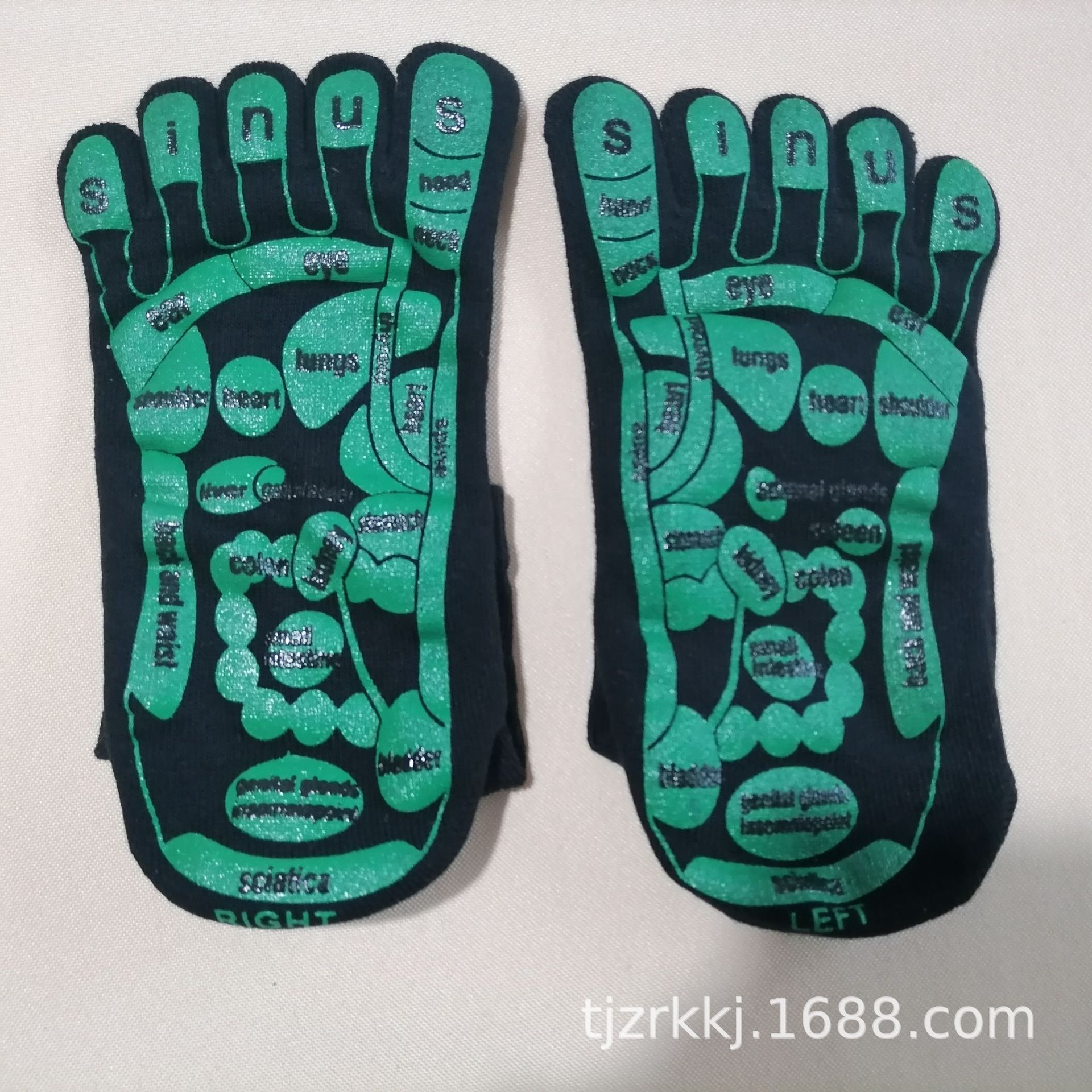 Fabricante inglés de cinco dedos calcetines de cinco dedos punto de acupuntura calcetines de masaje Diagrama de punto de acupuntura calcetines algodón blanco negro Comercio exterior transfronterizo comercio electrónico