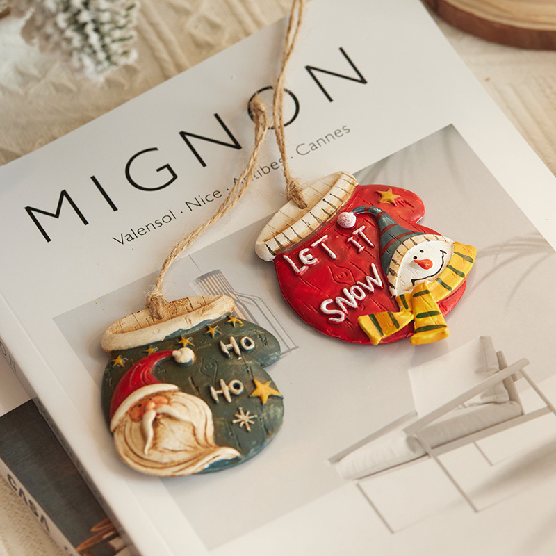 Decoraciones de Navidad colgantes de resina vintage hombre viejo muñeco de nieve árbol de Navidad decoración props guantes pequeños colgantes