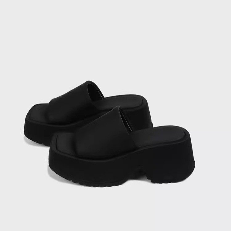 Zhao Lusi's Same Style Platform Thick-Soled Slippers for Women, Summer Outdoor Wear, 2026 New Model, Black Height-Increasing Sandals for Petite Individuals