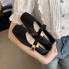 法式平底单鞋女2025春秋新款气质百搭复古方头轻便软底玛丽珍女鞋