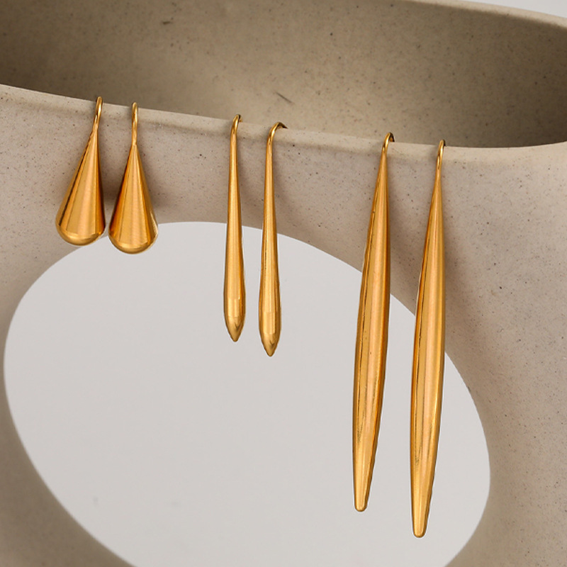 2023 Nueva exquisita Luz de lujo de todos los partidos de titanio pendientes de acero de alto grado transfronterizo popular exagerado pendientes al por mayor