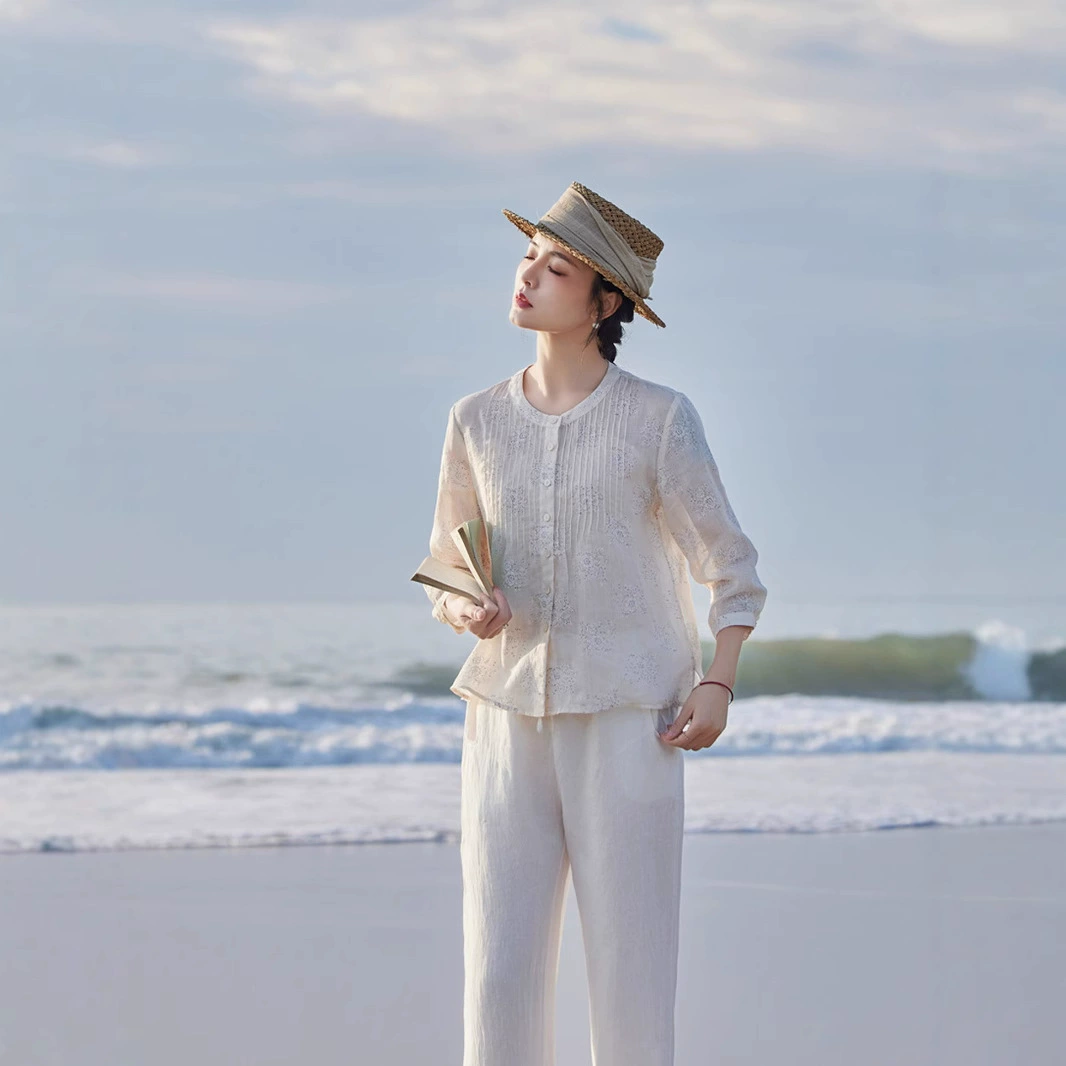 Пятирочный рукав с небольшим круглым вырезом с принтом однобортный