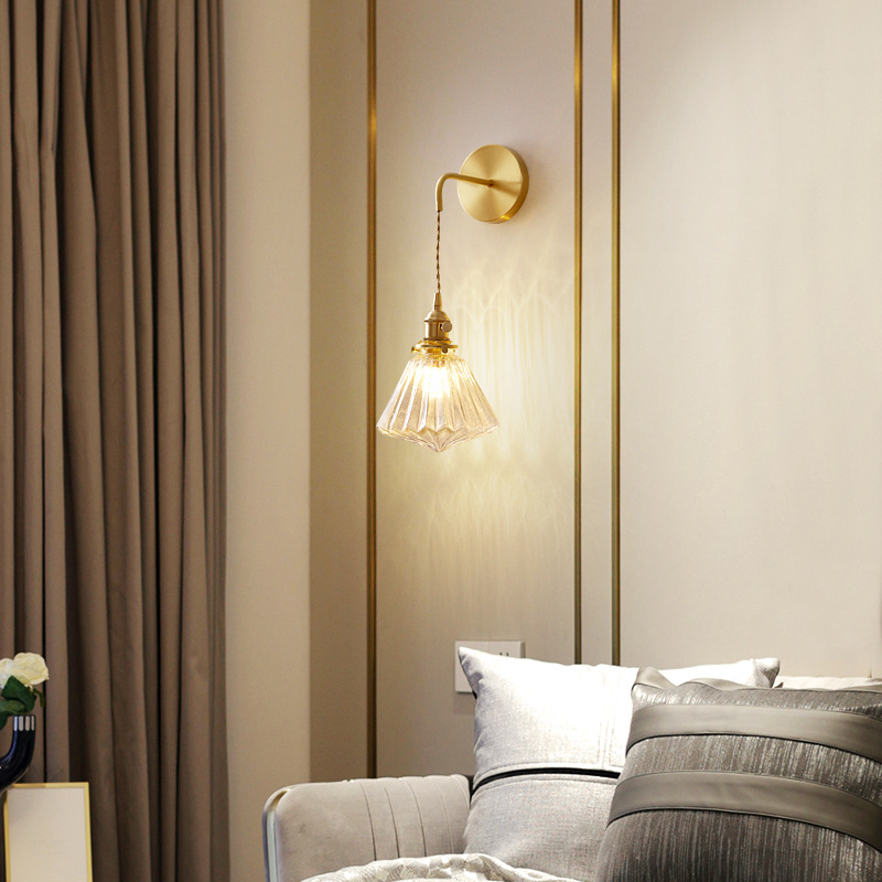 Retro estilo japonés latón cristal lámpara de pared estudio sala de estar dormitorio lámpara de noche sala de té B & B americano nostálgico Cafetería