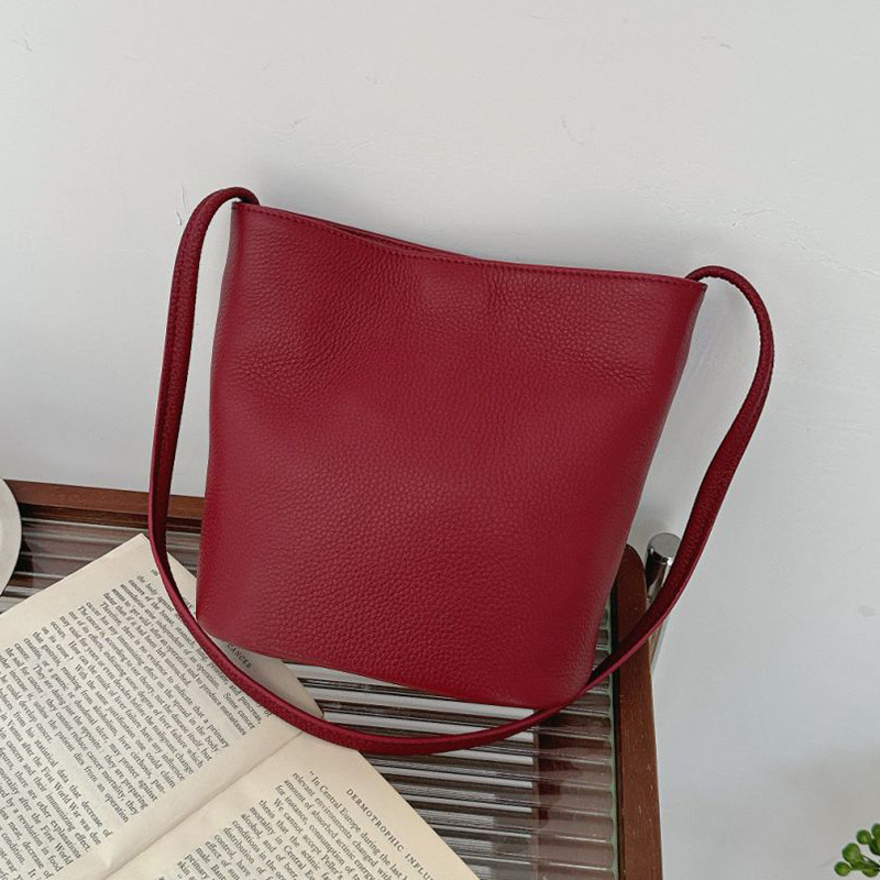 Cross-Border French Minimalist Small Bucket Bag Genuine Leather Women's Bag 2026 New Arrival Top Grain Cowhide Shoulder Underarm Crossbody Bag