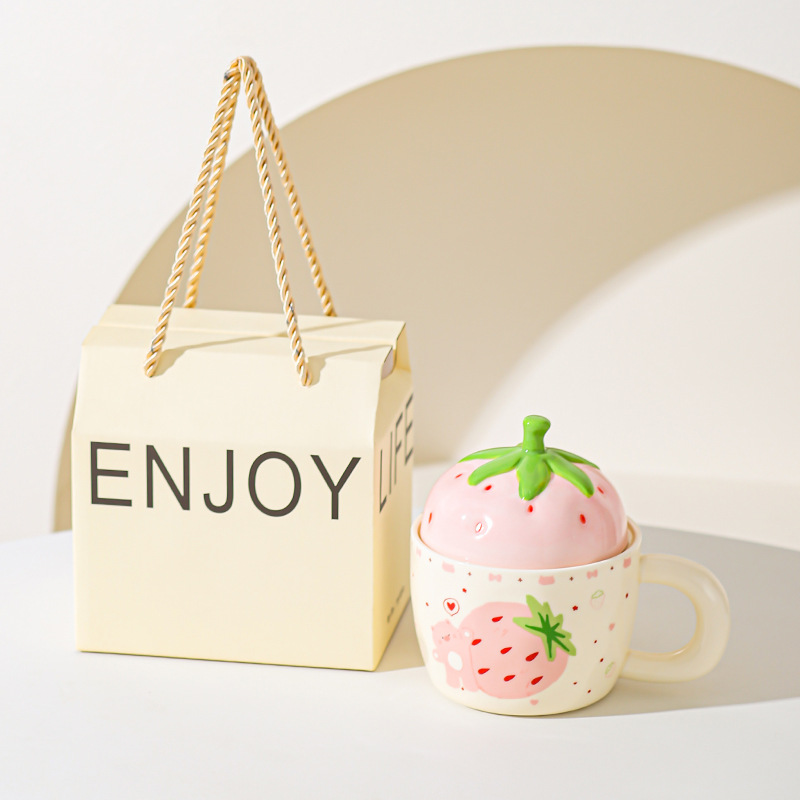 Taza de cerámica de oso de fresa con taza de regalo para chicas taza de marca doméstica de alto valor de pareja taza de desayuno de leche