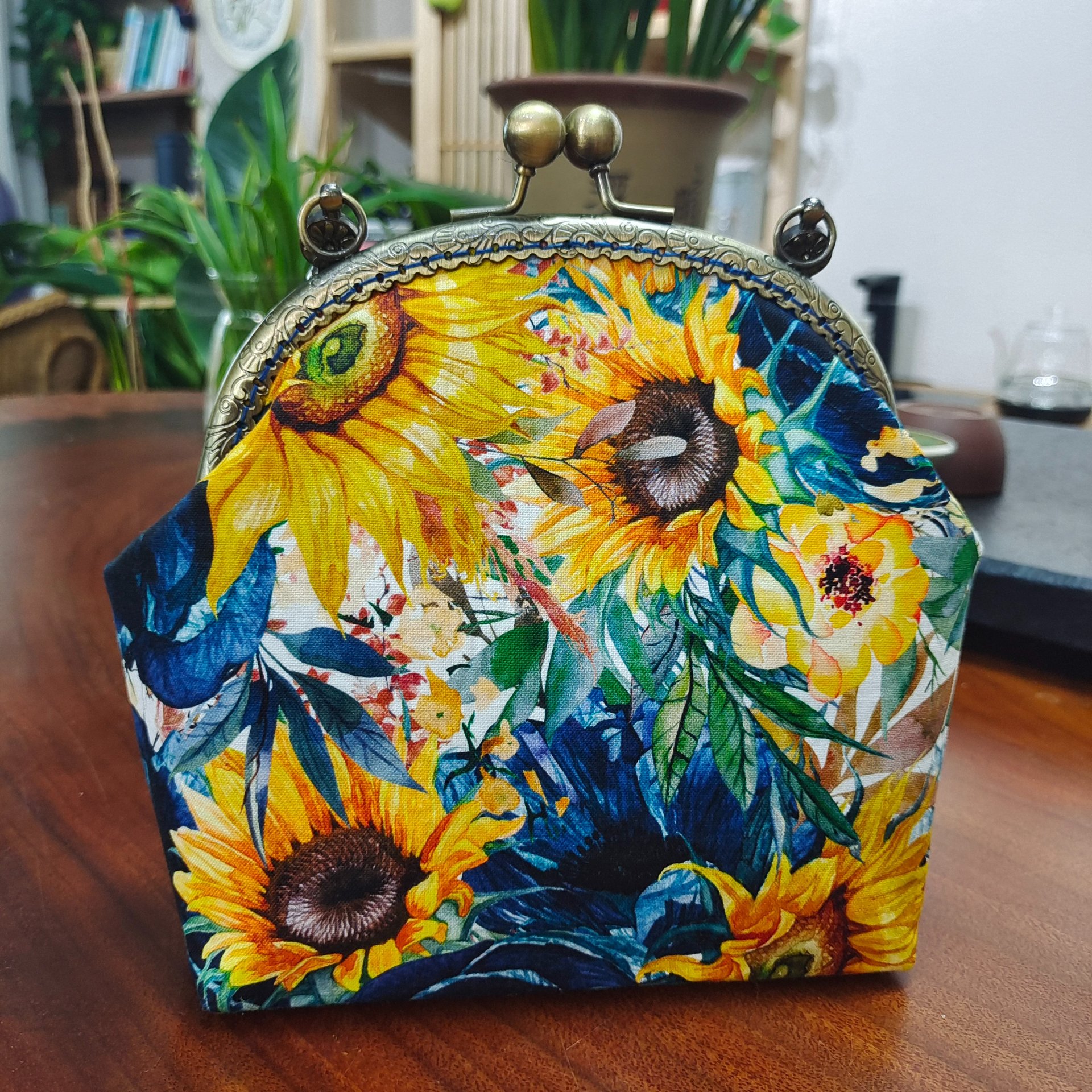 Nuevo estilo creativo hecho a mano diy billetera boca bolsa de oro bolsa de almacenamiento de material auto-bordado bolsa de patchwork bolsa de mensajero