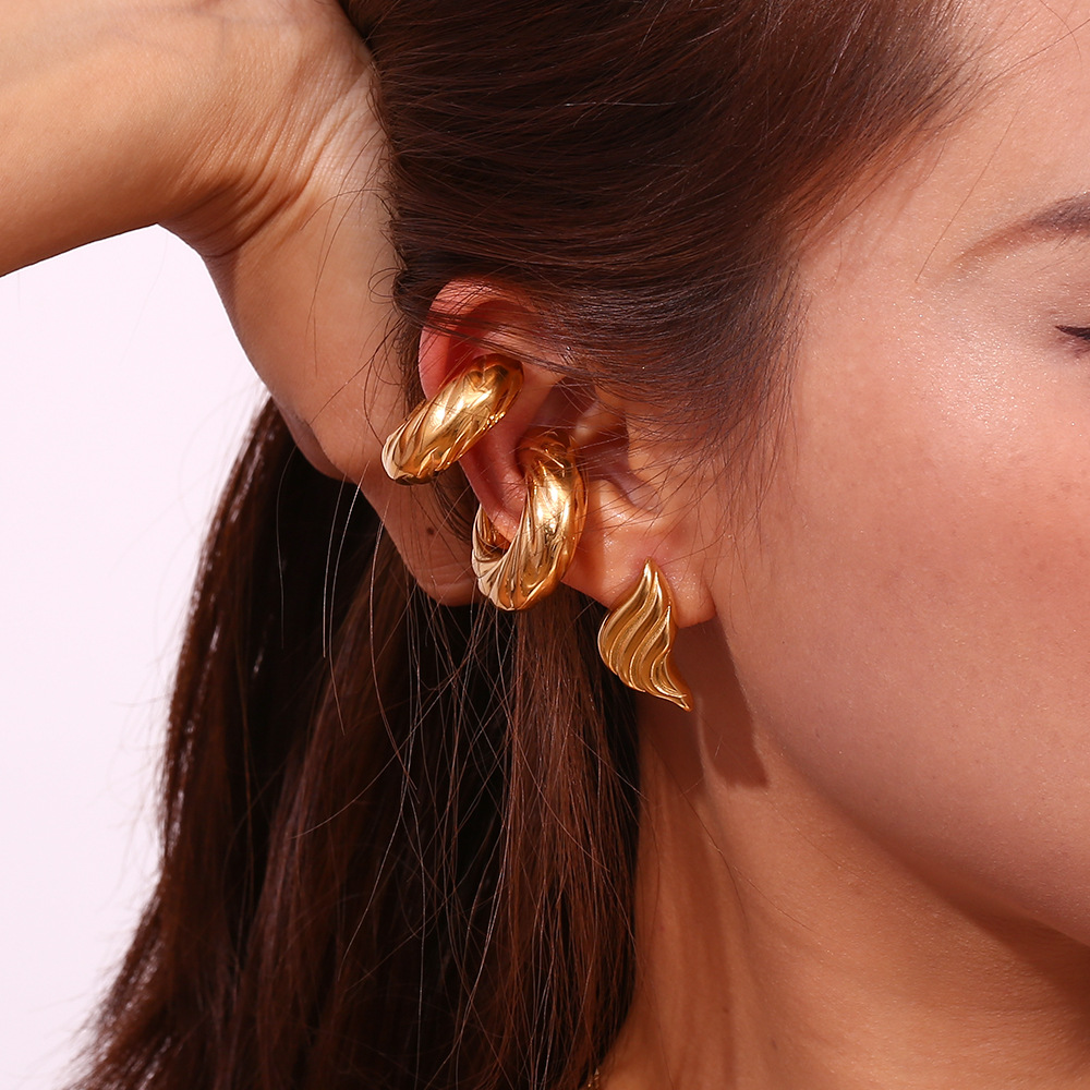Women's Gender Simple Style Style PVD Coated Real Gold Plated Solid Color Stainless Steel Simple Style Waterproof Non Tarnish Ear Cuffs
