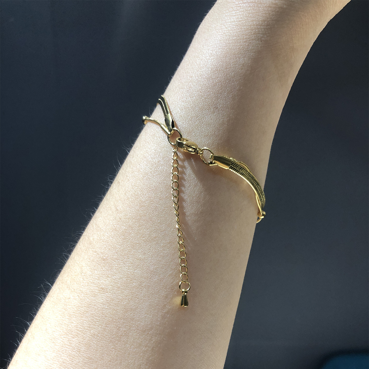 Fashionable Gold Bracelet