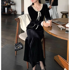 小个子秋季气质裙子女设计感蕾丝拼接黑色长款丝绒连衣裙2025秋季