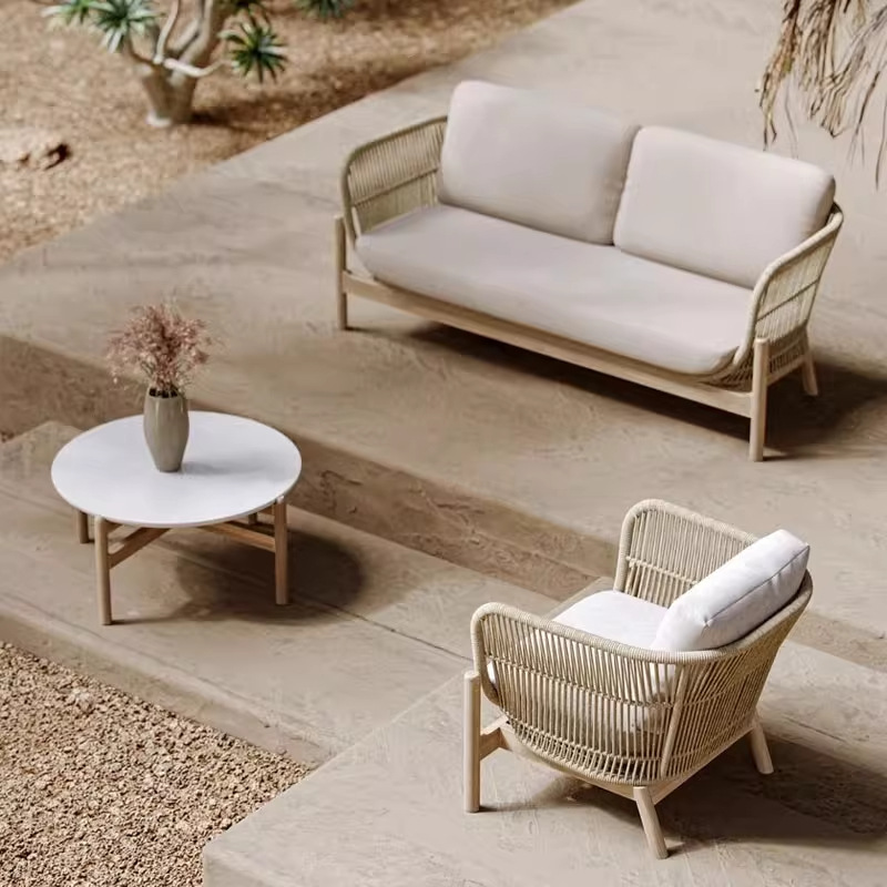 Madera sólida nórdica al aire libre ocio de caña anticorrosivo sofá de madera impermeable y solar patio modelo de casa de muebles de teca combinación