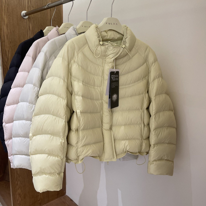 2026 New Cloud-Like Puff Down Jacket for Women, Short Style, 90% White Duck Down, Loose Fit, Slimming for Petite Figures, Winter Coat 2026 New Cloud-Like Puff Down Jacket for Women, Short Style, 90% White Duck Down, Loose Fit, Slimming for Petite Figures, Winter Coat
