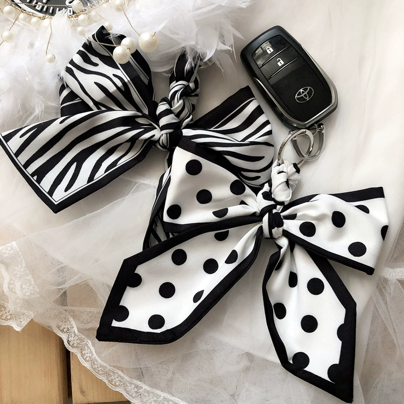 Маленькая Красная книга ручной работы шелковый шарф лук автомобильный брелок ткань лента Сумка для ключей Кулон Подкова пряжка украшение