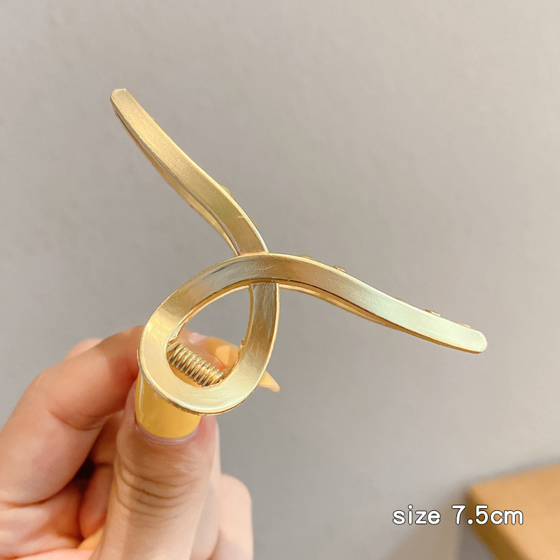 Pinza de cabello metálica coreana de alta sujeción con diseño retro