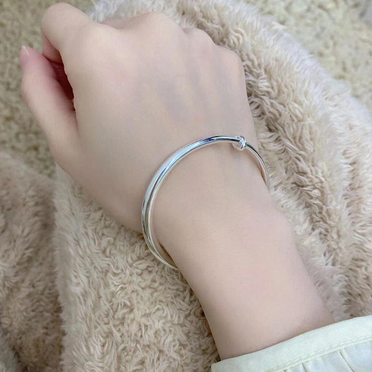 正品光面素圈银手镯女纯银999足银镯子实心手环送女友情人节礼物
