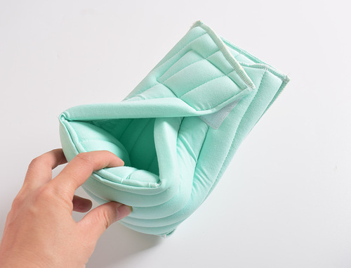 (Pair set) Heel pads to protect the skin of the feet. Cotton interior with adjustable elasticity.