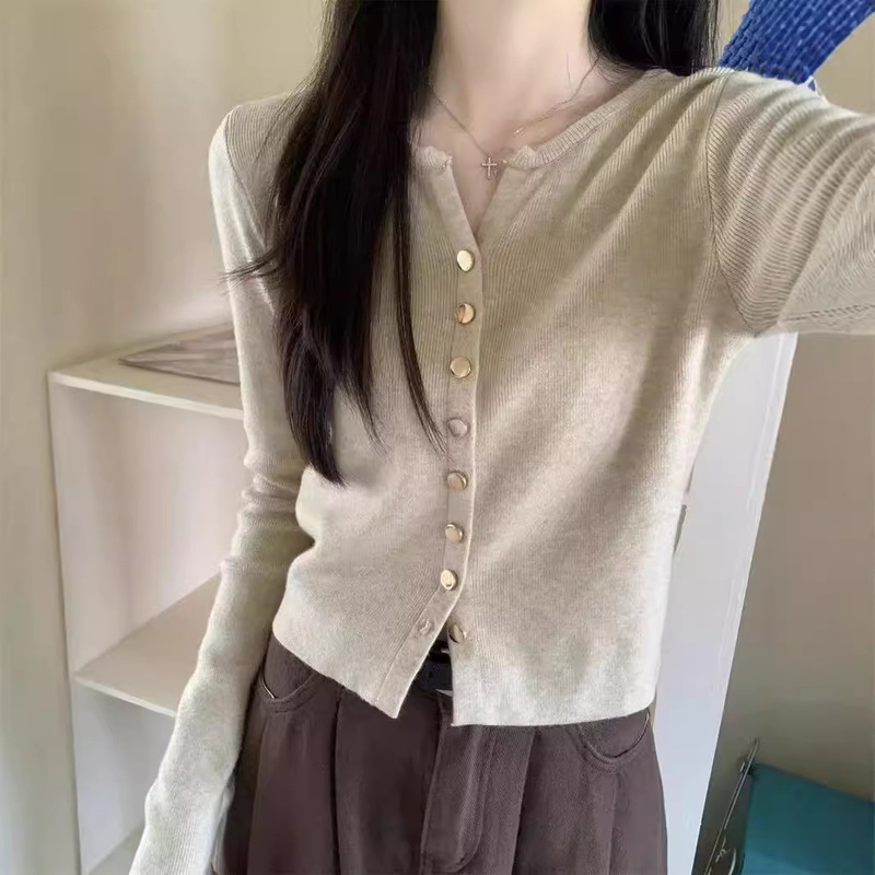 Retro Chic V Neck Knitted Cardigan 2025 Spring and Autum Elegant Bottoming Top Women's Threaded Outer Long Sleeves