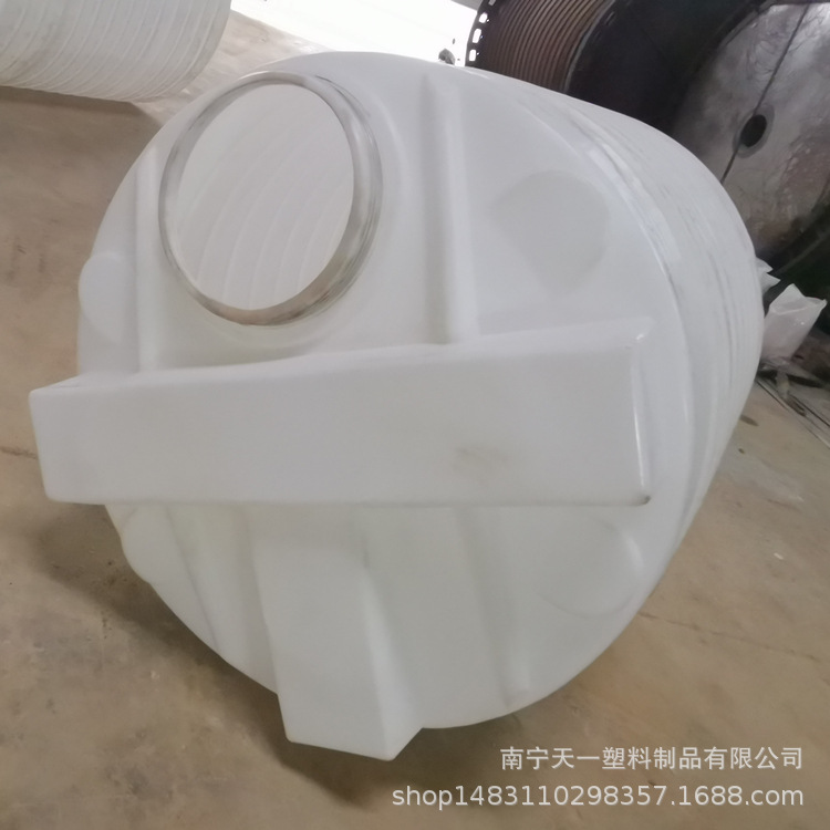 海南2吨加药箱,1吨塑料搅拌桶,3吨搅拌罐,6000L加药箱配套厂家