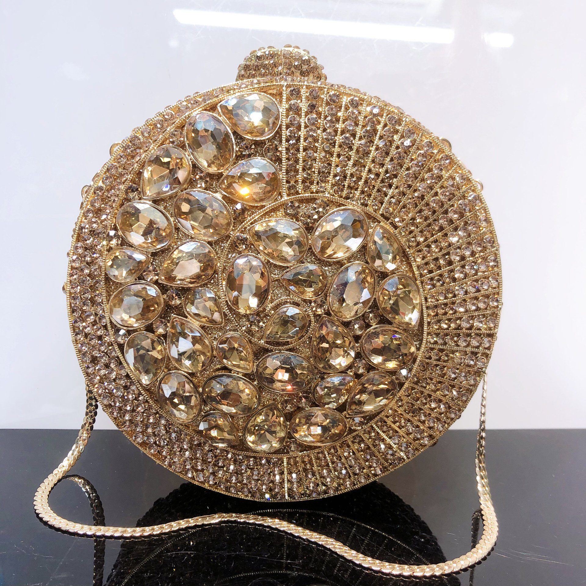 Túi clutch dạ tiệc đính pha lê kim cương kim loại rỗng phong cách Âu Mỹ — Ốc vàng, Kim cương trắng trên nền vàng (tùy chỉnh), Vàng xanh lá cây xanh lam (tùy chỉnh), Màu Sâm Panh (tùy chỉnh) chi tiết 4