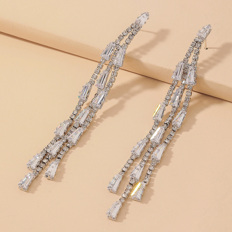 6g Weight Artificial Gemstones Inlay Material Earrings Classification Housewarming, Anniversary, Business, Wedding, Travel, Birthday, Festival Occasion Rhinestone Material Tassel Pattern Women'S Gender Fashion Style Silver Color Wholesale Fashion Inlaid Rhinestone Zircon Tassel Long Earrings Nihaojewelry 2