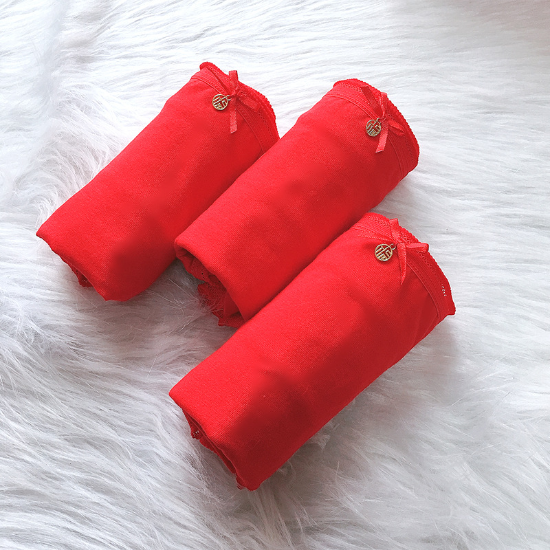 Año nuevo rojo Ropa interior de cintura media para mujer Entrepierna de algodón puro simple Año DE NACIMIENTO Año de dragón Boda Pantalones cortos rojos de mujer Fábrica al por mayor
