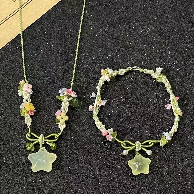 Green Water Dopamine Handmade Woven Rope Star Green Small Star Chain Female Niche Knock White suit Necklace Female