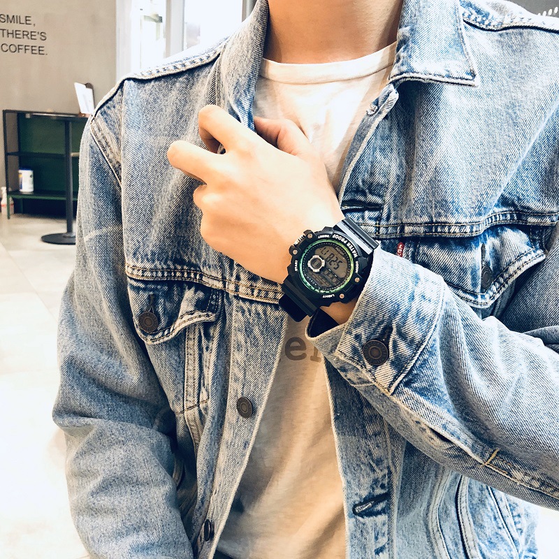 韩版学生手表 运动防水多功能电子表 男生个性游泳户外登山表爆款详情图3