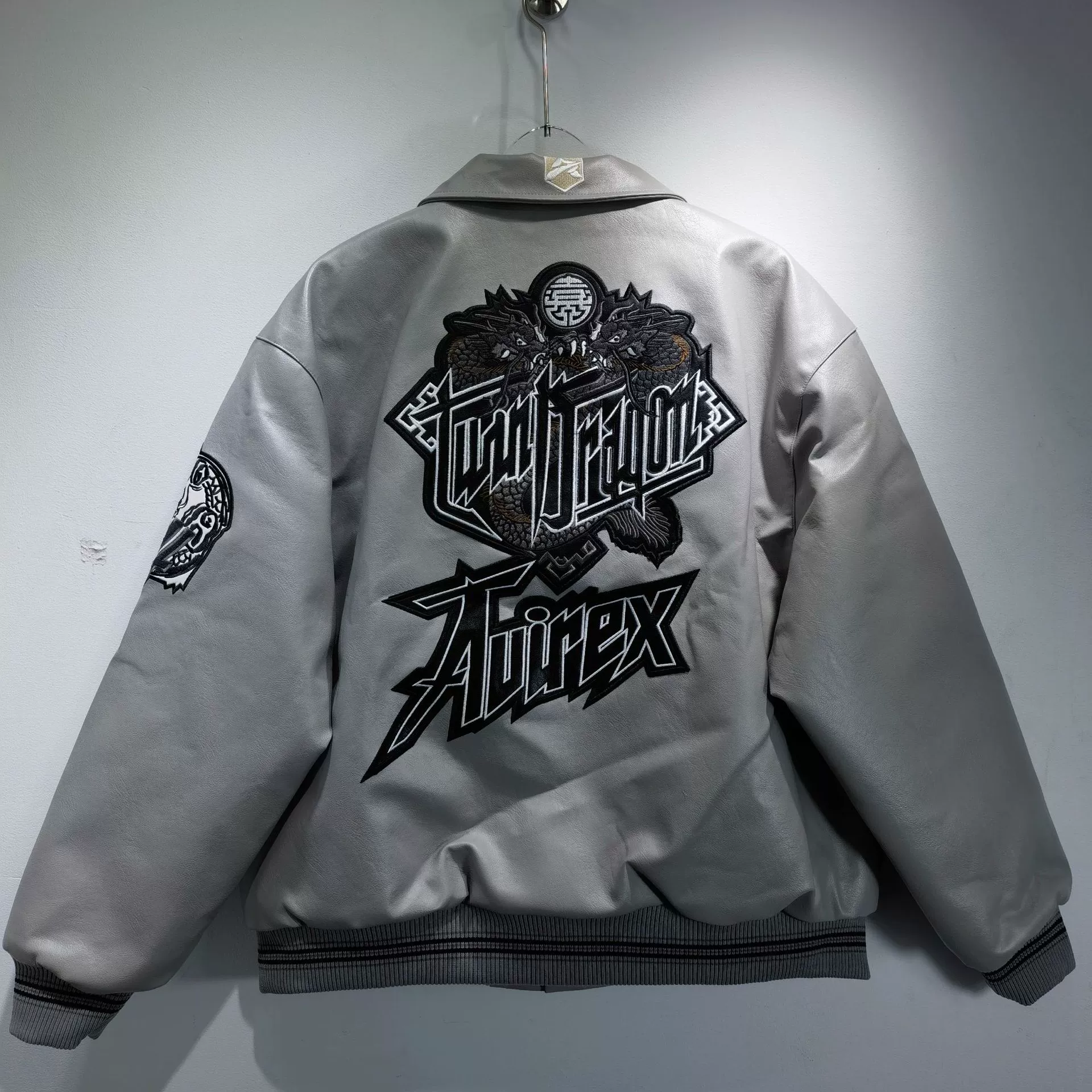 Новая куртка из кожи мотоциклетного стиля Harley для мужчин и женщин, одинаковый стиль с хлопком ретро мотоциклетная одежда тяжелой промышленности вышивка плюс кожаная куртка