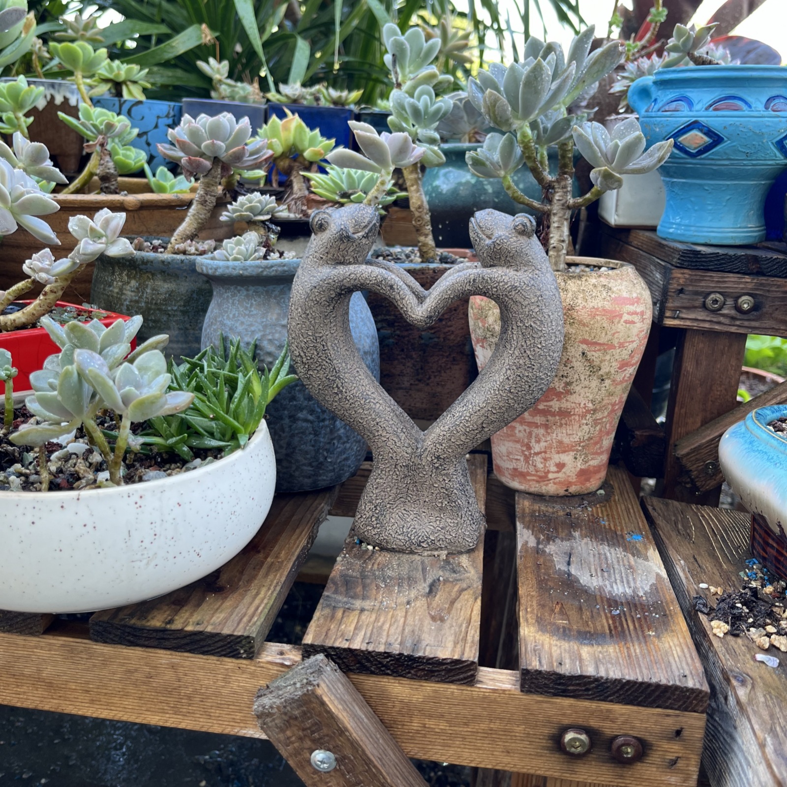 跨境户外拉手情侣青蛙摆件花园庭院盆栽布置装饰树脂工艺品雕像