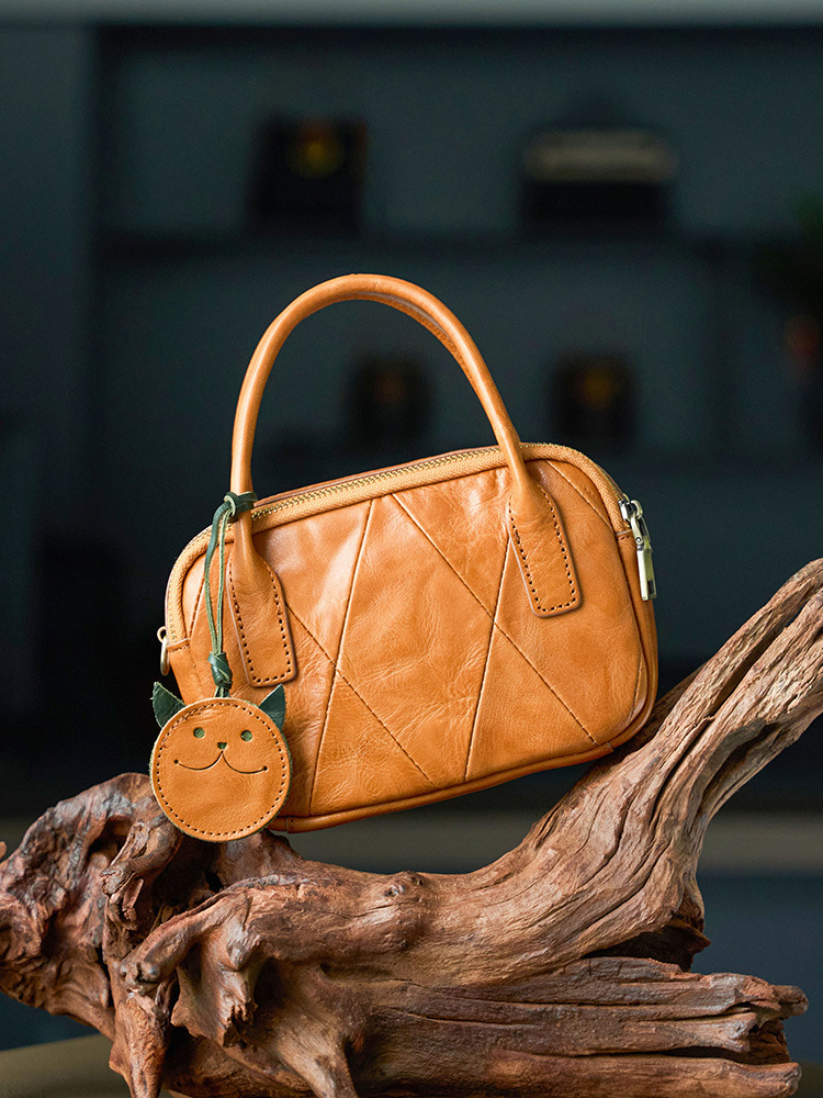 Genuine Leather Handmade Bowling Bag For Women New Retro Crossbody Vegetable Tanned Cowhide Versatile Handheld Pillow Bag - Thumbnail 8