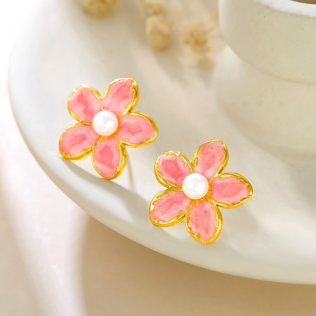 Fashionable enamel