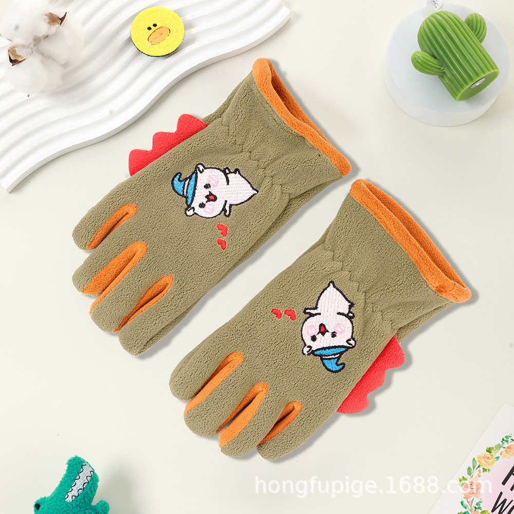 Guantes de invierno para niños con guantes de terciopelo de dibujos animados al aire libre para montar a favor de la piel, guantes de terciopelo de grano para niños y niñas.