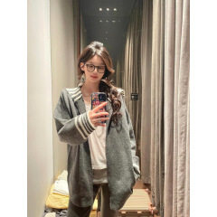 MOYU海军领灰色毛衣女秋季慵懒学院风撞色条纹针织开衫外套