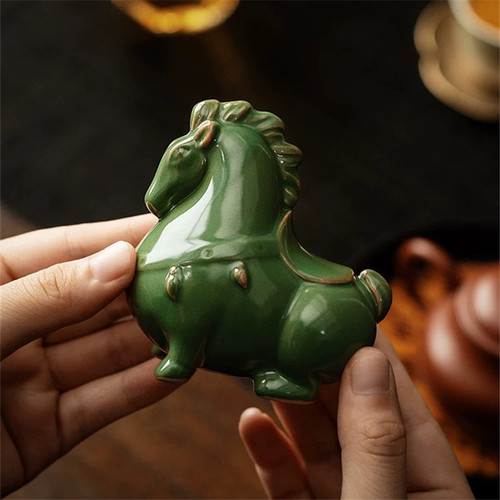 Ruyao Ceramic Creative Tea Pet Green Horse Ornament with Crackle, Office Tea Ceremony Small Decor Gift Boxed Handgift