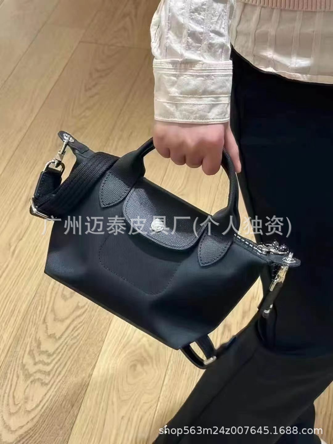 Top-quality Longchamp bag, energy twill model, Longchamp crossbody handbag, dumpling bag with short handle, versatile large-capacity nylon bag