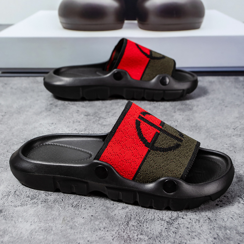 Nueva marca de moda al aire libre 2025 antideslizante playa de los hombres zapatillas de pareja de suela gruesa moda de fondo suave resistente al desgaste