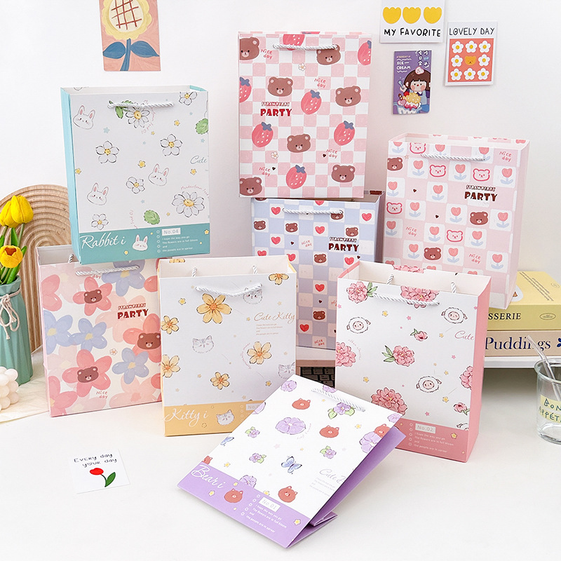 卡通加厚白卡纸袋子生日礼物包装礼品袋节日伴手礼手提袋现货婚庆