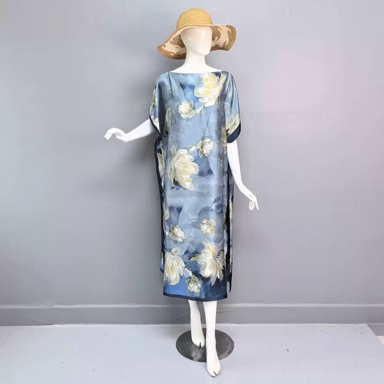 Новинка Весна/Лето 2024: Элегантный Классический Комплект из Двух Предметов — Свободное Длинное Платье Большого Размера для Мусульманок из Имитации Атласного Шелка