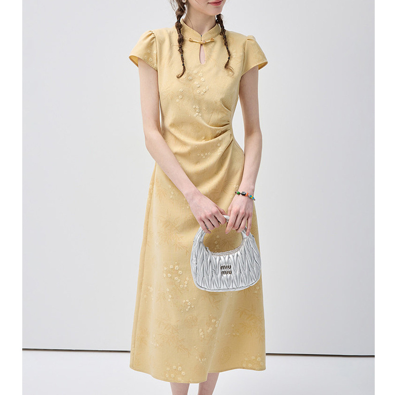 Celebrity-Inspired Style【Light Yellow Elegance】Modified Cheongsam Dress with Waist-Cinching Design, New Chinese-Style Short-Sleeve Dress